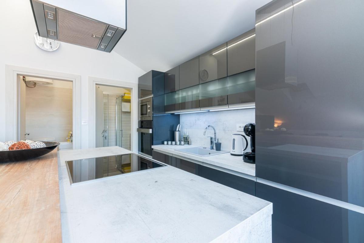 Apartments Cro Adria Stay Медулин Екстериор снимка