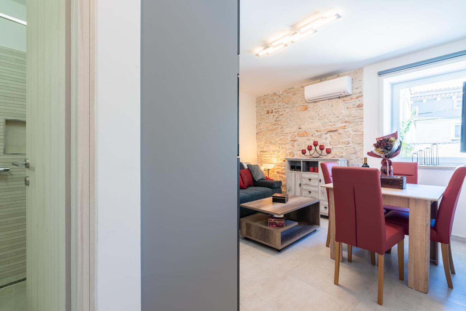 Apartments Cro Adria Stay Медулин Екстериор снимка