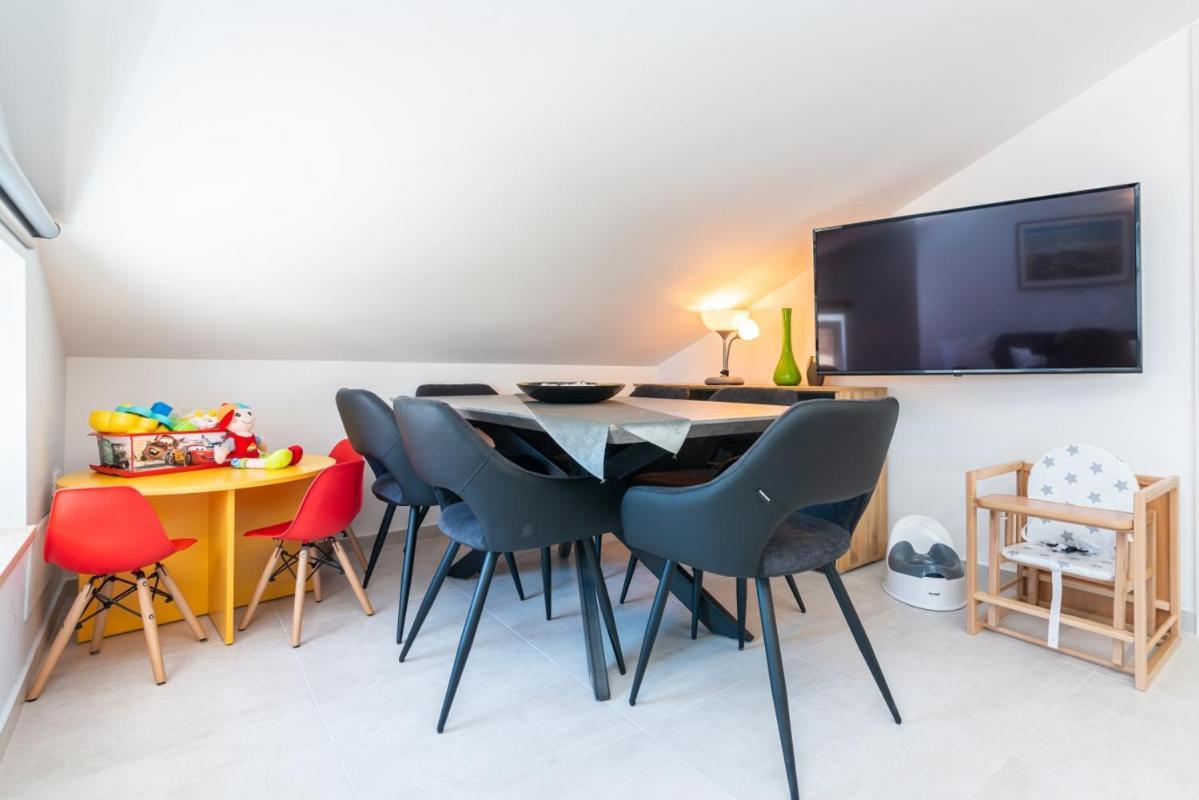 Apartments Cro Adria Stay Медулин Екстериор снимка