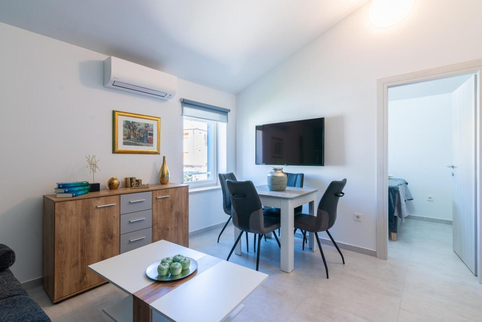 Apartments Cro Adria Stay Медулин Екстериор снимка